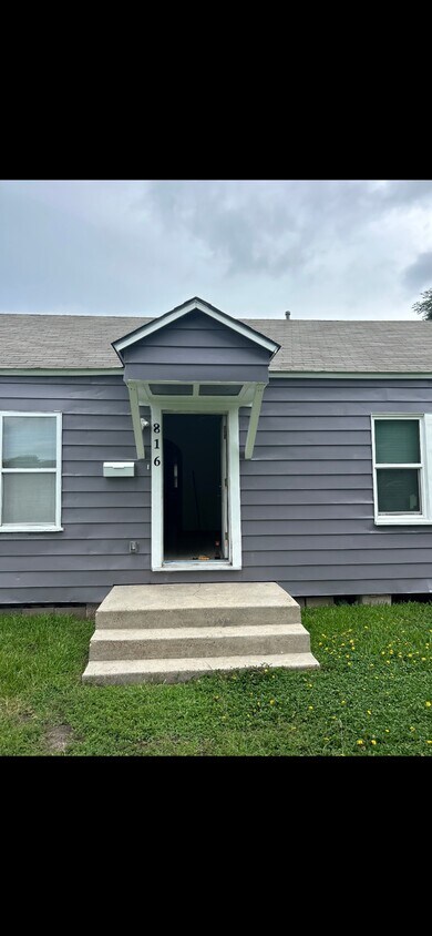 Foto principal - 816 16th Ave N