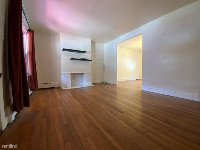 Building Photo - 3 br, 1.5 bath Townhome - 5523 Raleigh St