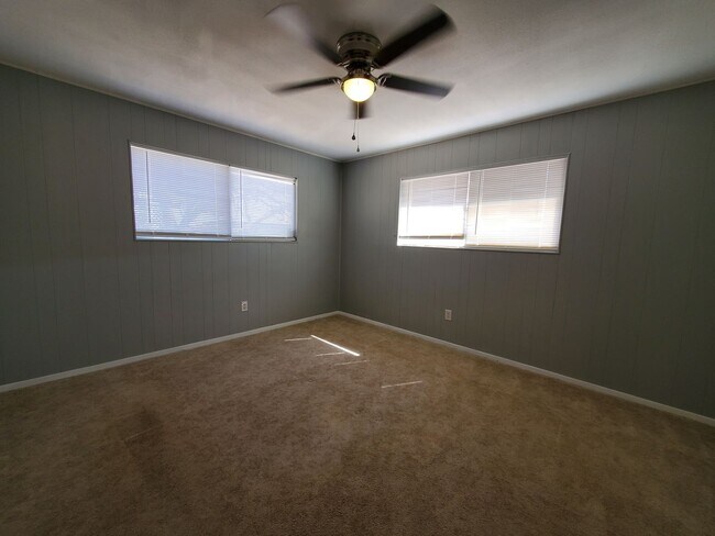 Building Photo - Charming 4 bedroom, 2 bath home AVAILABLE ...