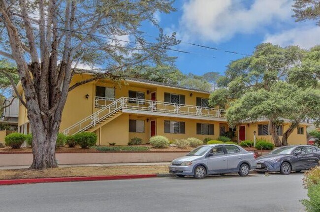 Foto del edificio - 845 Lighthouse Ave