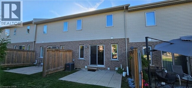Building Photo - 50 Pinnacle Dr