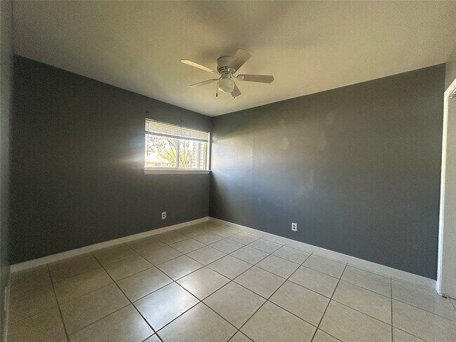 Foto del edificio - 6702 Biggs Ct