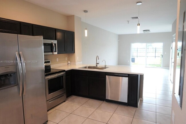 Foto del edificio - 18008 NW 29th Ct