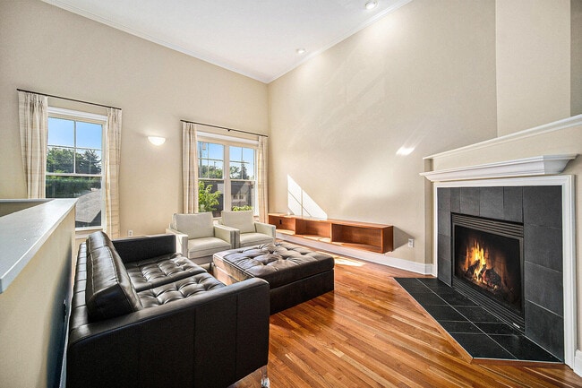 Building Photo - 431 S Ashley St