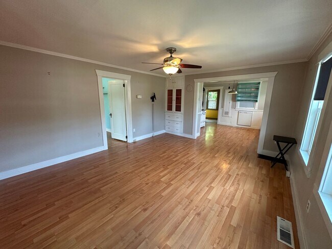 Foto del edificio - Adorable 2 Bedroom One Bathroom Home Close to Downtown Grass Valley and Shopping