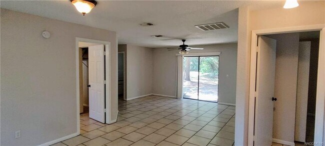 Foto del edificio - 5356 W Customer Ct