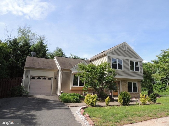 Building Photo - 6100 Barros Dr