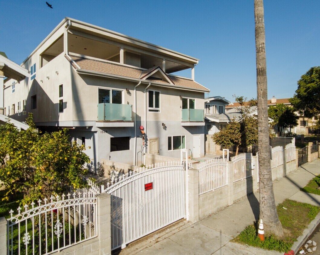 JAN 2022 - 1529 N Kingsley Dr