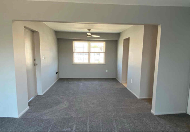 Foto del edificio - 252B Sawmill Rd