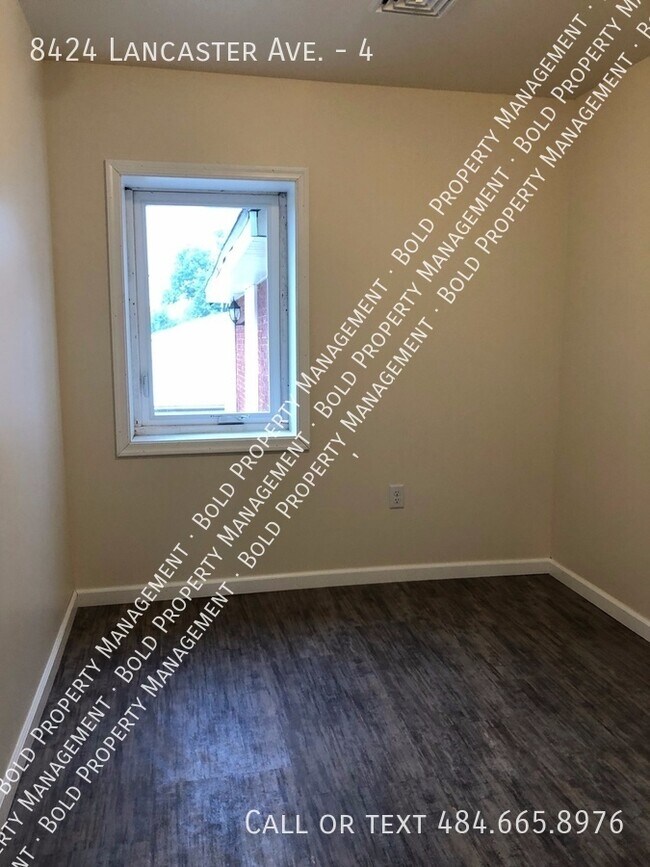 Foto del edificio - 8424 Lancaster Ave