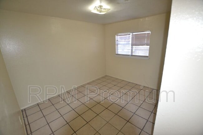 Building Photo - 12369 Palmyra Dr