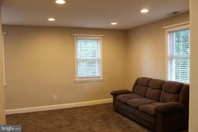 Foto del edificio - 3117 Liberty Pkwy