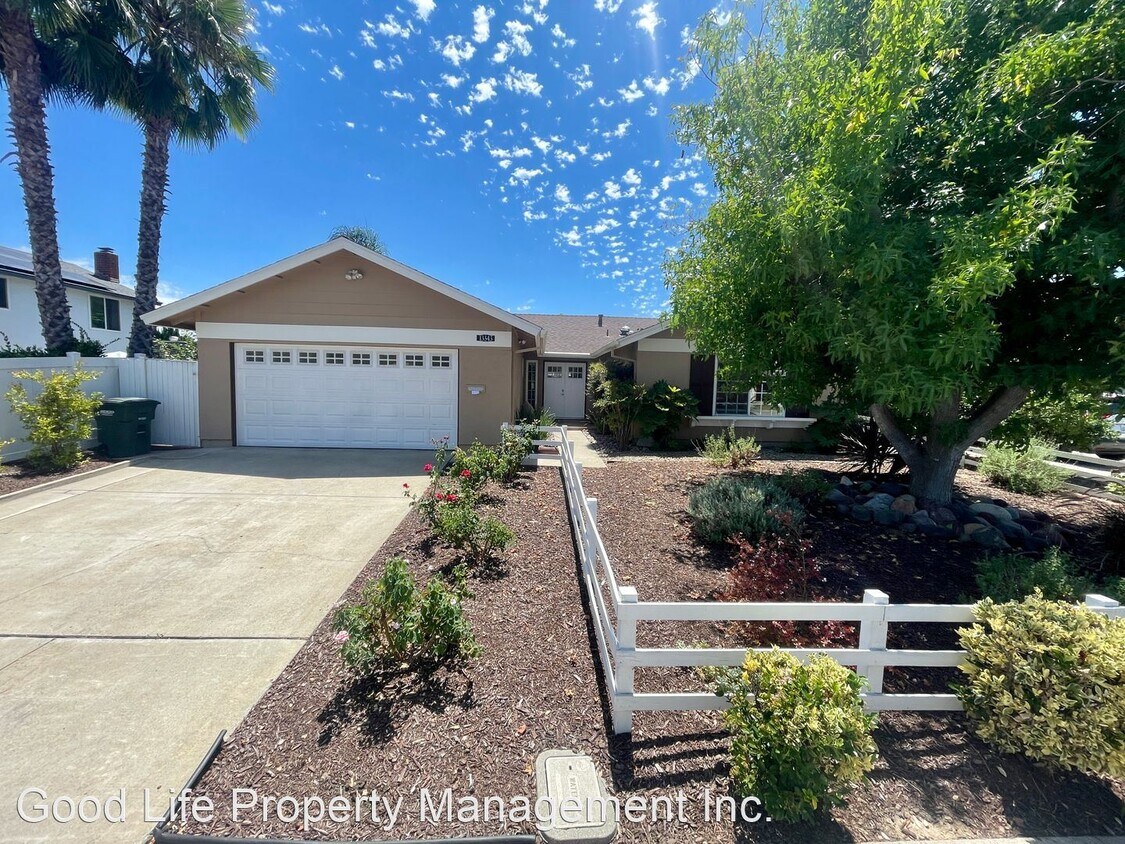 Primary Photo - 4 br, 2 bath House - 13343 Lingre Ave