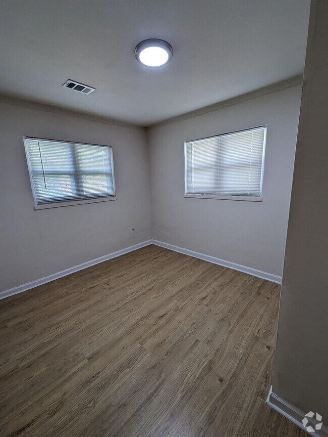 Building Photo - 3867 Bakers Ferry Rd SW