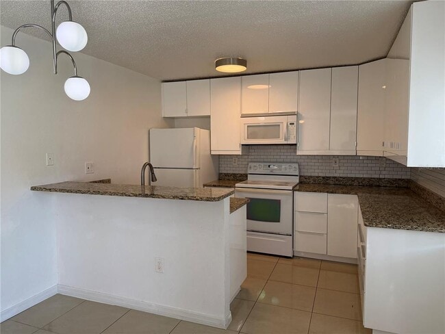 Building Photo - 1831 Bough Ave