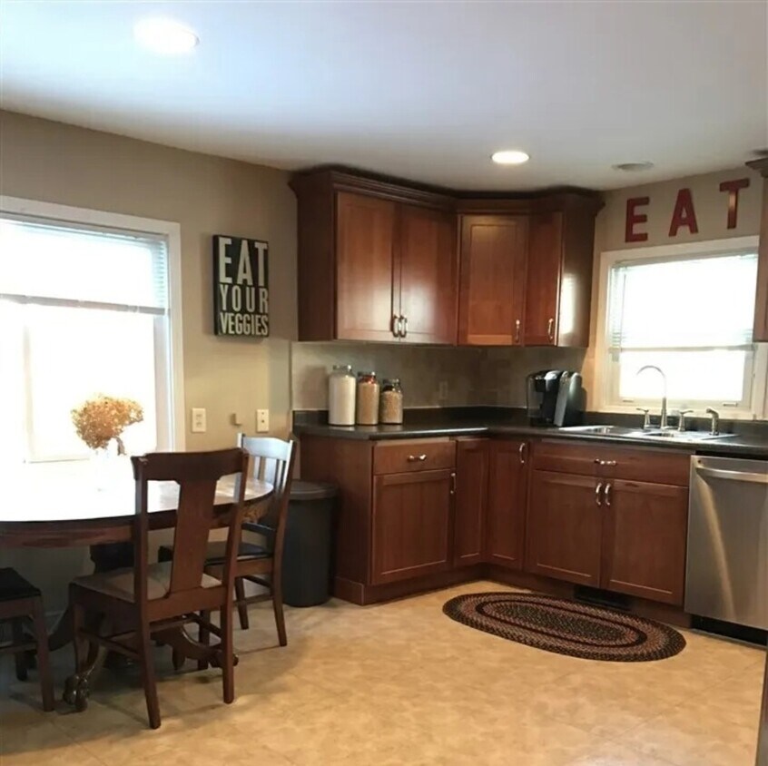 326 3rd Ave, Baraboo, WI 53913 House Rental in Baraboo, WI