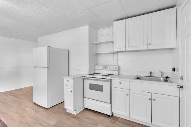 Foto del edificio - 7901 Hillside Dr