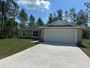Building Photo - 217 Oak Ln Cir