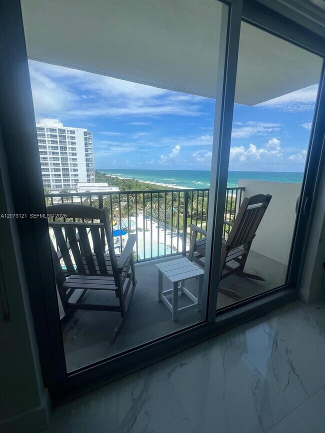 Foto del edificio - 9273 Collins Ave