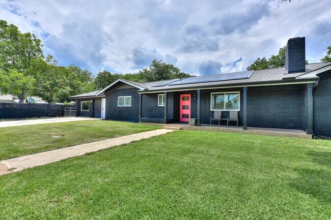 Foto del edificio - 1407 E 19th St