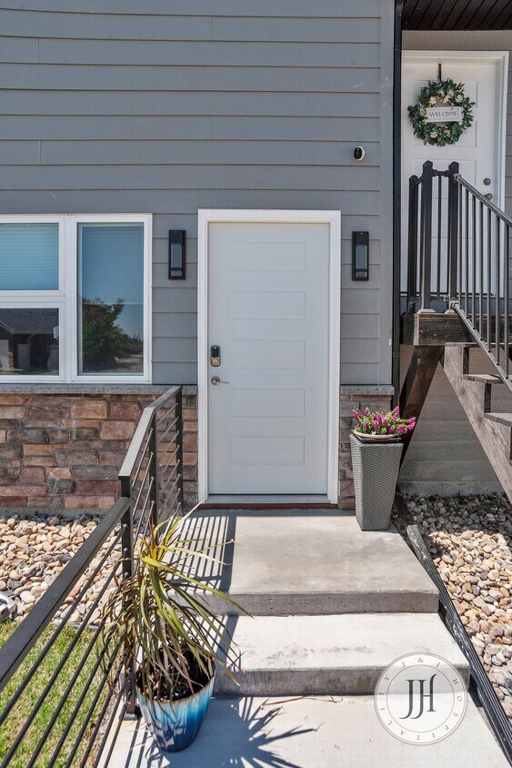 Foto principal - 5011 Charmwood Dr