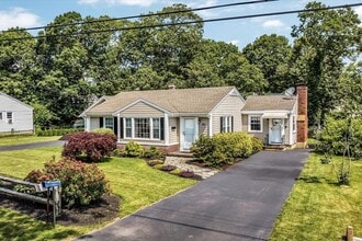 Building Photo - 40 English St