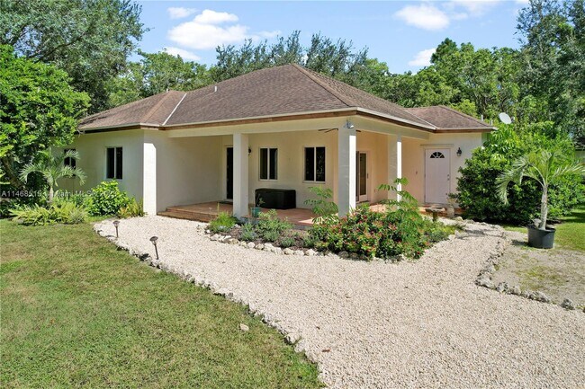 Foto del edificio - 27051 SW 192nd Ave