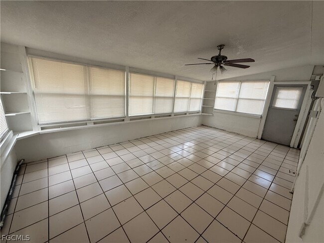 Foto del edificio - 21422 Kenyon Ave