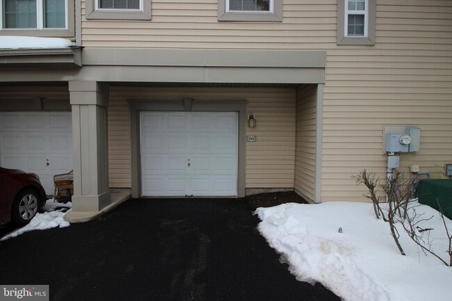 Foto del edificio - 1004 Julian Dr W