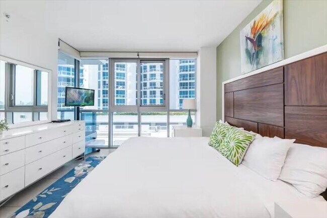 Foto del edificio - 6551 Collins Ave