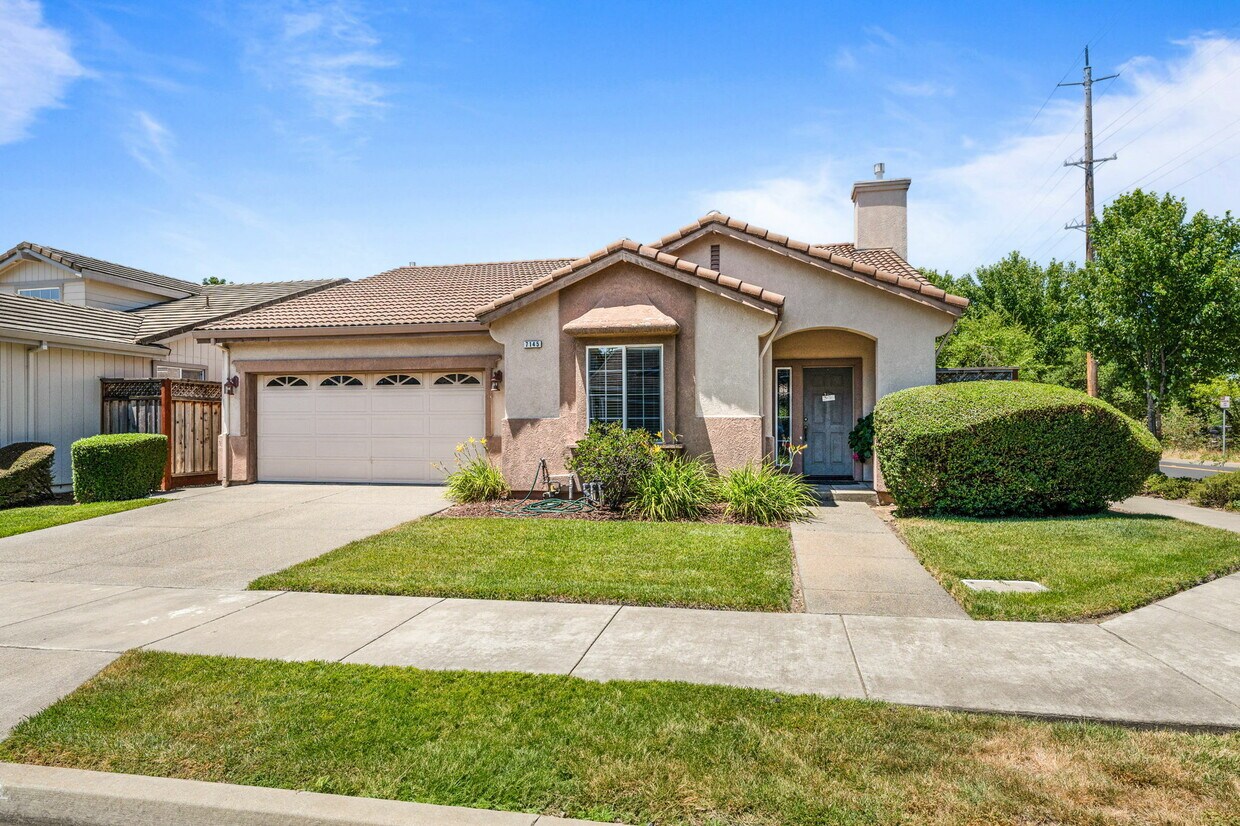 Foto principal - 7145 17th Hole Dr
