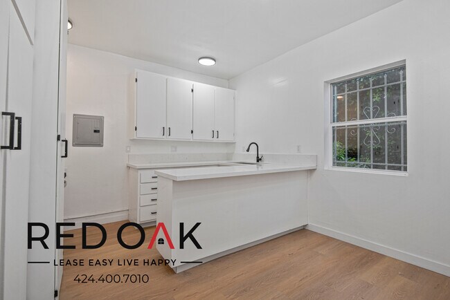 Foto del edificio - 1965 Wilcox Ave