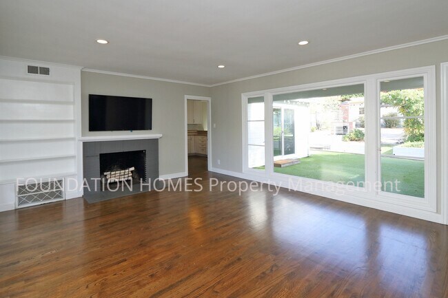 Building Photo - Updated 3bd, Flats of Kentfield, Bonus stu...
