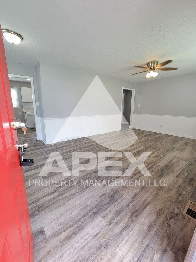 Building Photo - Beautiful 2 Bd -1 Ba Single Family Home in...