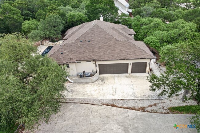 Building Photo - 219 Winding View