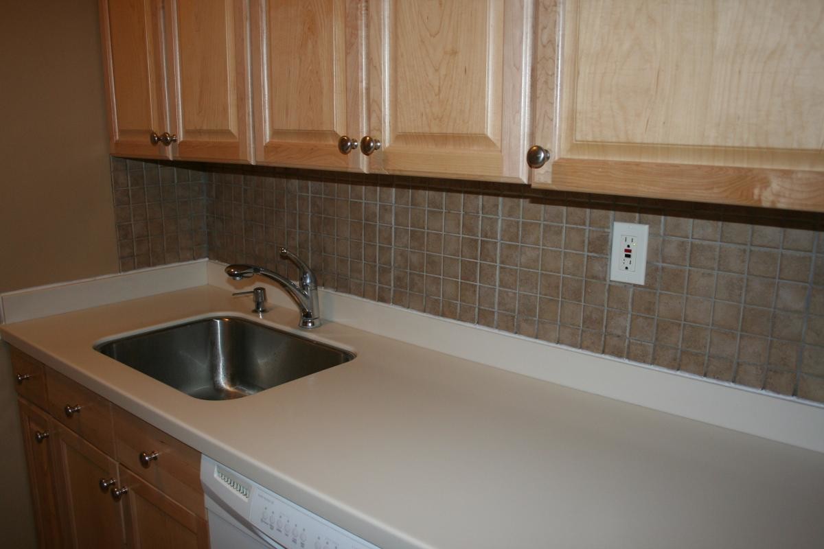 Primary Photo - 467 Valley St