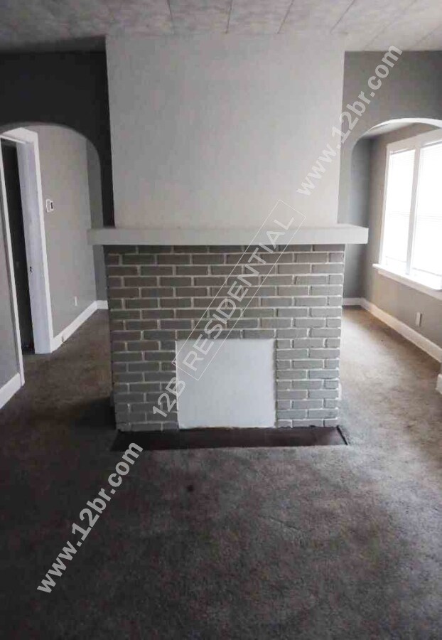Building Photo - 3-Bedroom Home Near Garon Park and Pin Pin...