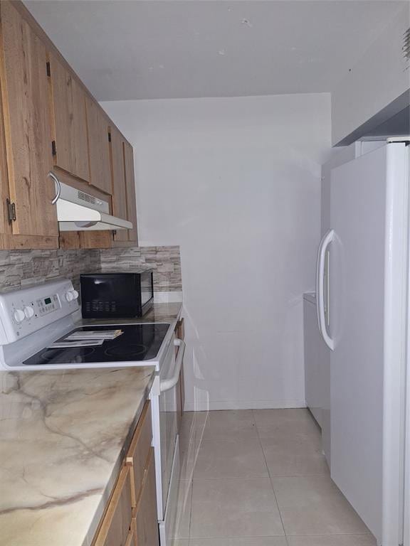 Building Photo - 10037 Winding Lake Rd