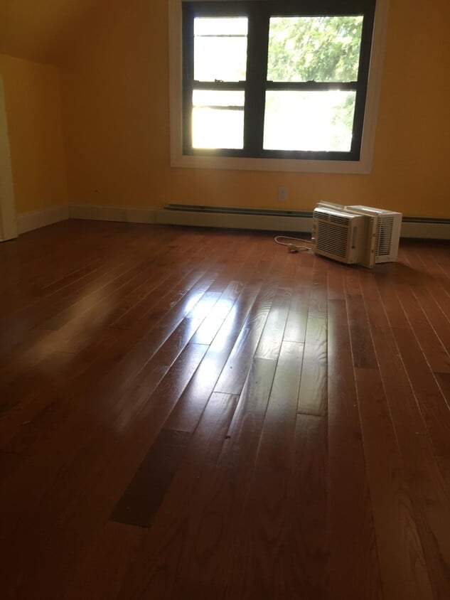 Foto principal - 129 N High St