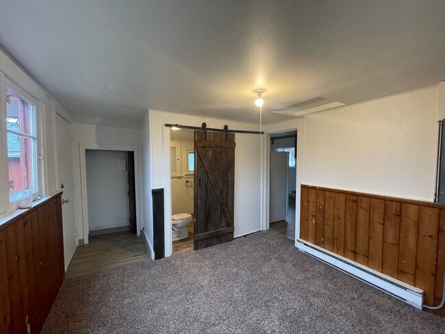 Building Photo - Charming Audubon Bungalow