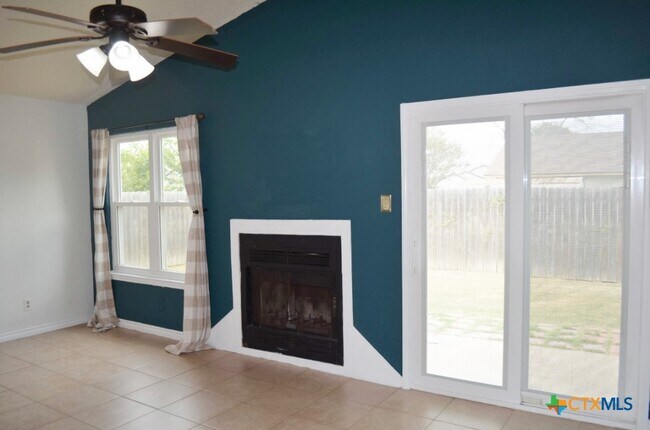 Foto del edificio - 2505 Hemlock Dr