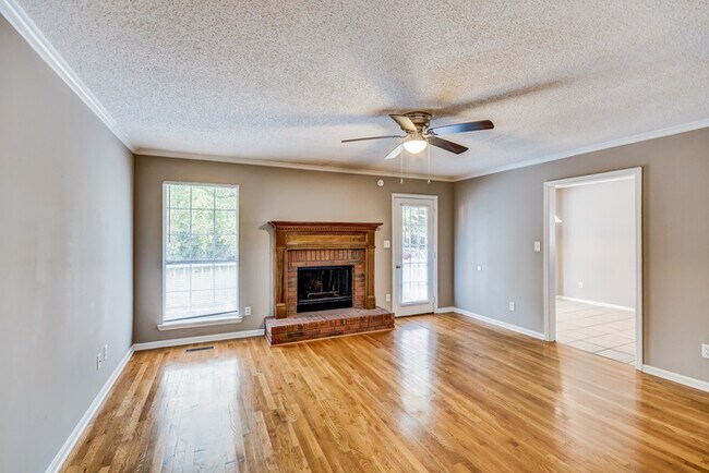 Foto del edificio - 1917 Pebble Lake Cir