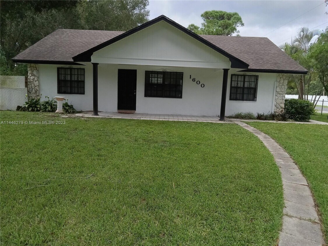 Primary Photo - 1600 N 44th St