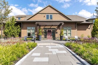 Building Photo - Paddock Estates