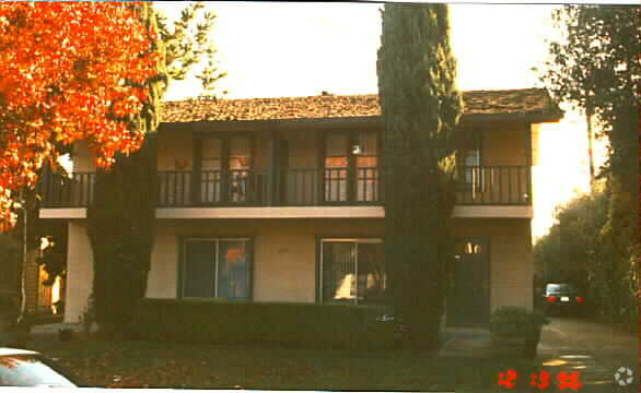 Building Photo - 224 Arriba Dr