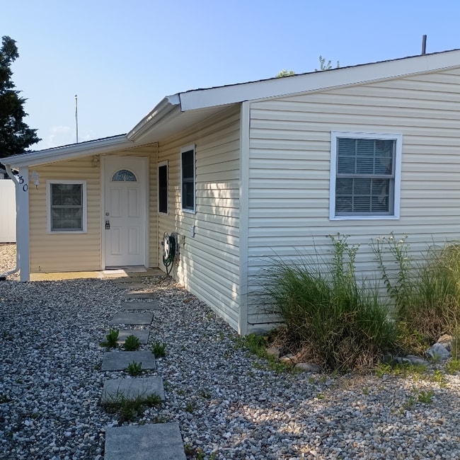 Building Photo - 30 Lake St Clair Dr