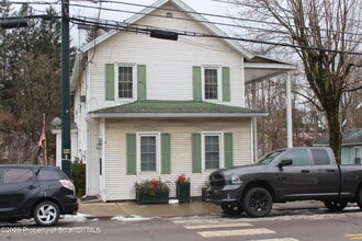 Building Photo - 105 College Ave