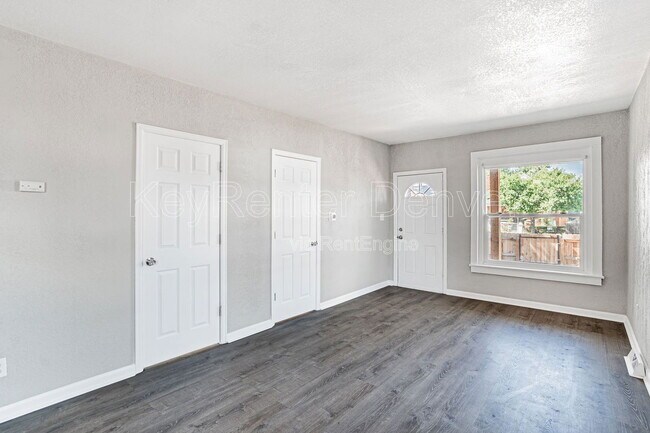 Foto del edificio - 4768 Vine St