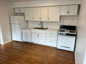 Building Photo - 3311 Fremont Ave N