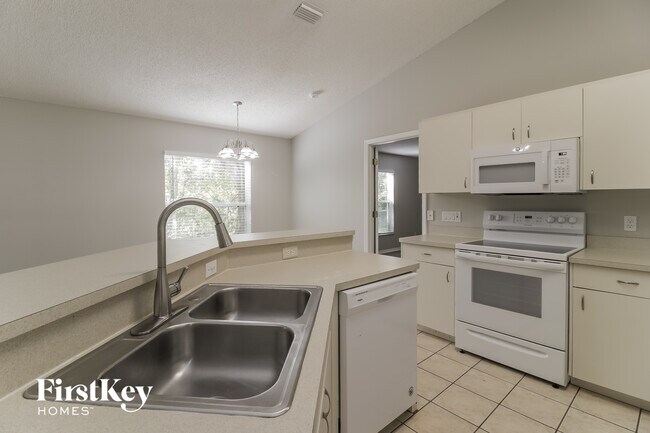 Foto del edificio - 2417 Larkwood Rd